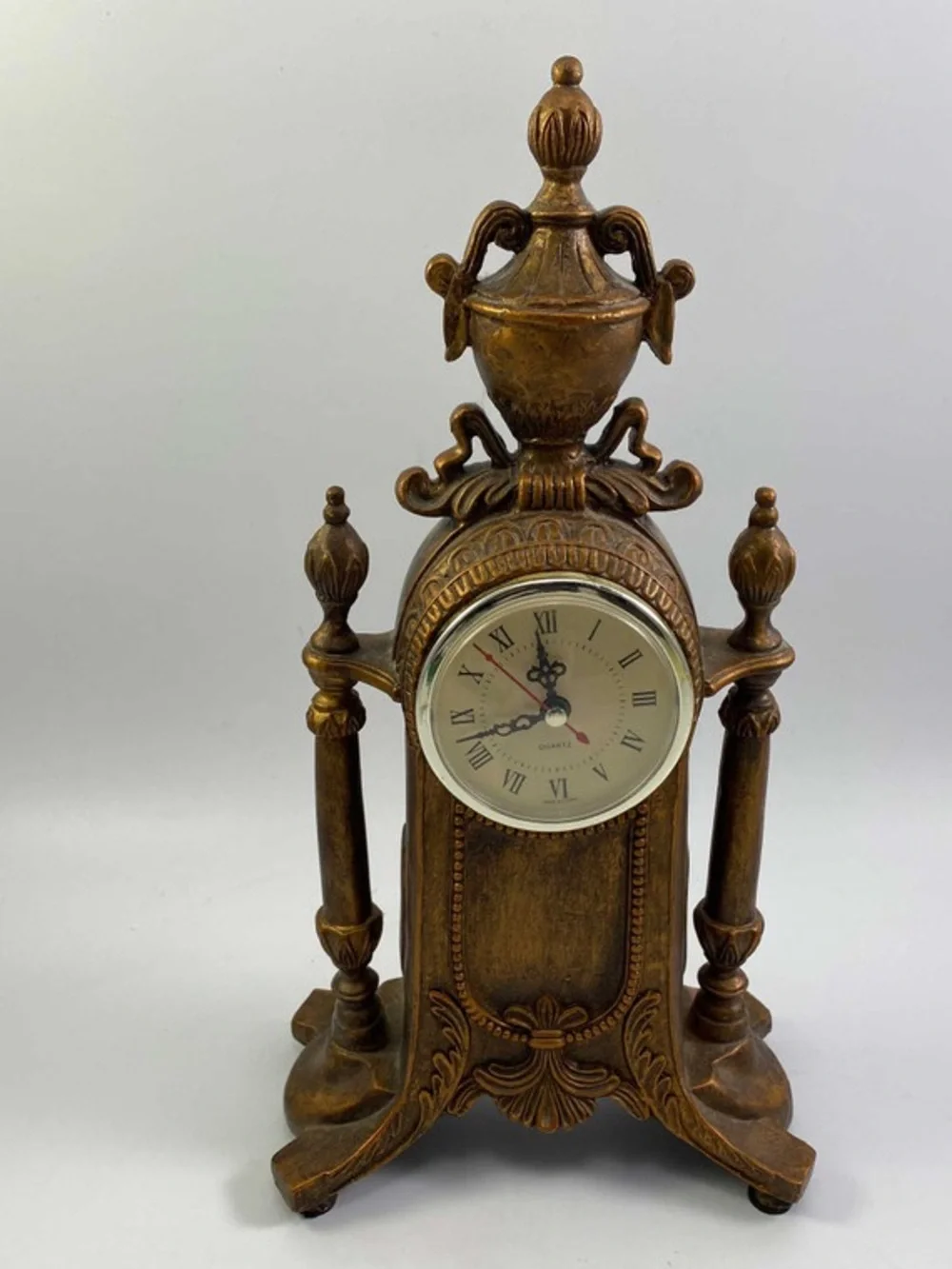 Antique-Style Resin Mantle Clock Design Style of Classical Greek Neo